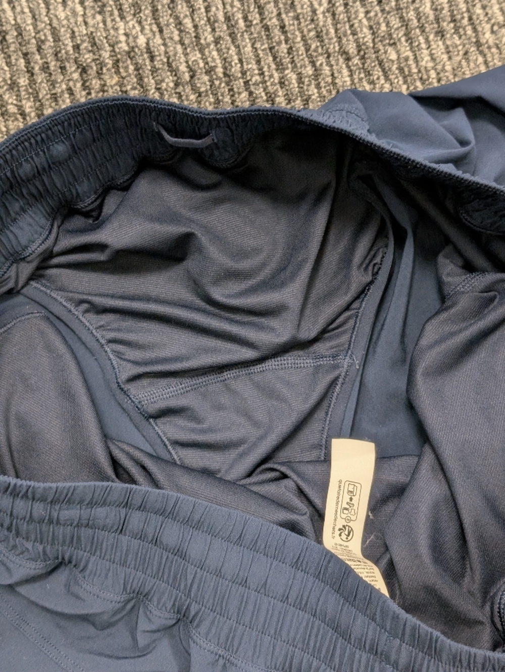 Lululemon Shake It Out High-Rise Run Short 2.5” Navy XL - Picture 11 of 14